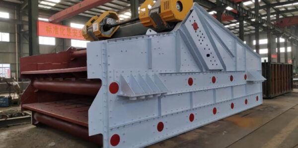 ZKG Series Heavy-Duty Linear Motion Mineral Separator Dewatering Screen with Box Exciter - Image 3