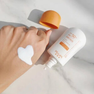 Mizumi UV Water Serum Sunscreen Defense Pro SPF50+ PA++++ 40gครีมกันแดดที่มีค่า SPF สูง ป้องกันรังสียูวี ป้องกันการไหม้
